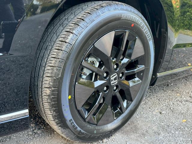 ステップワゴン e:HEVスパーダ/新車未登録 /衝突軽減/レーダークルーズ/レーンキープ/両側パワースライドドア/コーナーセンサー/シートヒーター/パワーバックドア/ハーフレザーシート/オートライト/プッシュスタート/USB接続(10枚目)