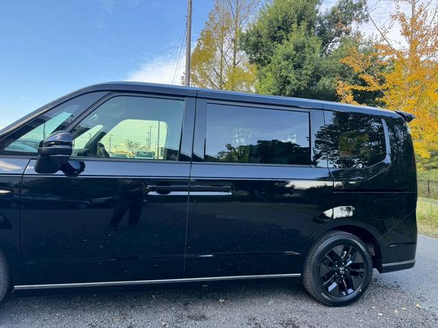 ステップワゴン e:HEVスパーダ/新車未登録 /衝突軽減/レーダークルーズ/レーンキープ/両側パワースライドドア/コーナーセンサー/シートヒーター/パワーバックドア/ハーフレザーシート/オートライト/プッシュスタート/USB接続(13枚目)