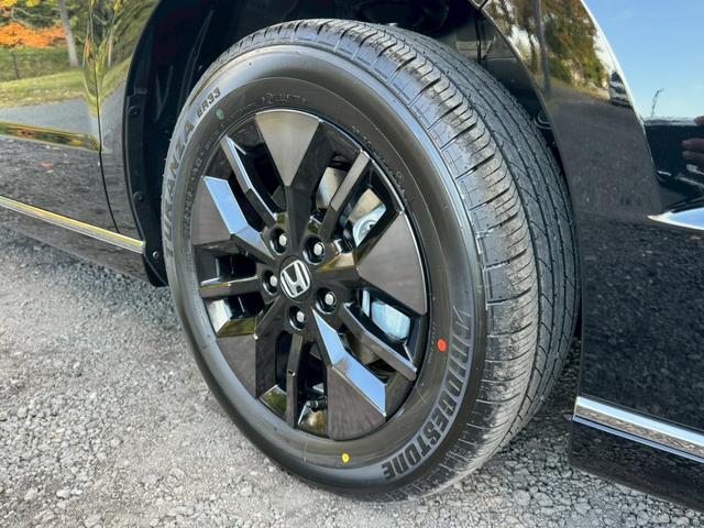 ステップワゴン e:HEVスパーダ/新車未登録 /衝突軽減/レーダークルーズ/レーンキープ/両側パワースライドドア/コーナーセンサー/シートヒーター/パワーバックドア/ハーフレザーシート/オートライト/プッシュスタート/USB接続(14枚目)