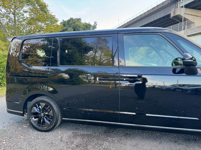 ステップワゴン e:HEVスパーダ/新車未登録 /衝突軽減/レーダークルーズ/レーンキープ/両側パワースライドドア/コーナーセンサー/シートヒーター/パワーバックドア/ハーフレザーシート/オートライト/プッシュスタート/USB接続(17枚目)