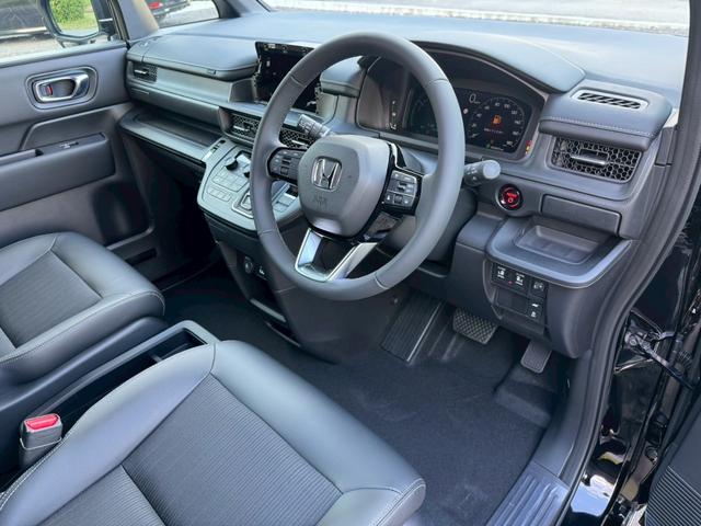 ステップワゴン e:HEVスパーダ/新車未登録 /衝突軽減/レーダークルーズ/レーンキープ/両側パワースライドドア/コーナーセンサー/シートヒーター/パワーバックドア/ハーフレザーシート/オートライト/プッシュスタート/USB接続(35枚目)