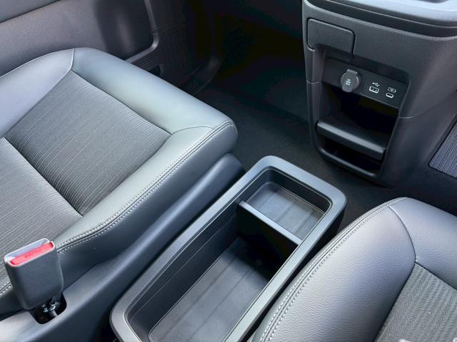 ステップワゴン e:HEVスパーダ/新車未登録 /衝突軽減/レーダークルーズ/レーンキープ/両側パワースライドドア/コーナーセンサー/シートヒーター/パワーバックドア/ハーフレザーシート/オートライト/プッシュスタート/USB接続(49枚目)