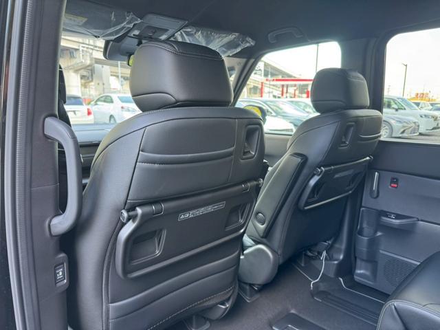 ステップワゴン e:HEVスパーダ/新車未登録 /衝突軽減/レーダークルーズ/レーンキープ/両側パワースライドドア/コーナーセンサー/シートヒーター/パワーバックドア/ハーフレザーシート/オートライト/プッシュスタート/USB接続(70枚目)