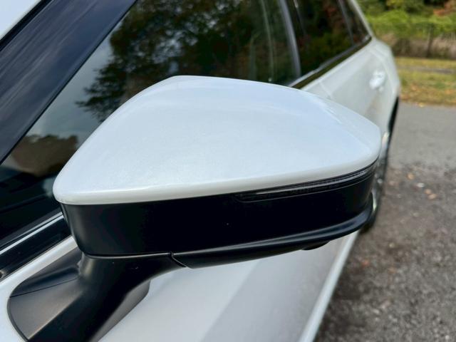 クラウン Ｚ　／ワンオーナ／アドバンスドライブ／デジタルインナーミラー／ＨＵＤ／ＢＳＭ／衝突軽減／レーダークルーズ／レーンキープ／コーナーセンサ／パワーバックドア／シートヒータ・エアコン／置くだけ充電／ＥＴＣ２．０（9枚目）