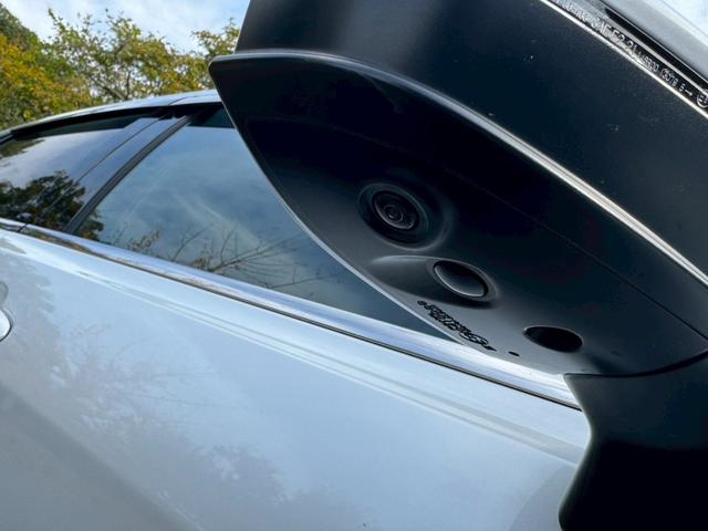 クラウン Ｚ　／ワンオーナ／アドバンスドライブ／デジタルインナーミラー／ＨＵＤ／ＢＳＭ／衝突軽減／レーダークルーズ／レーンキープ／コーナーセンサ／パワーバックドア／シートヒータ・エアコン／置くだけ充電／ＥＴＣ２．０（16枚目）