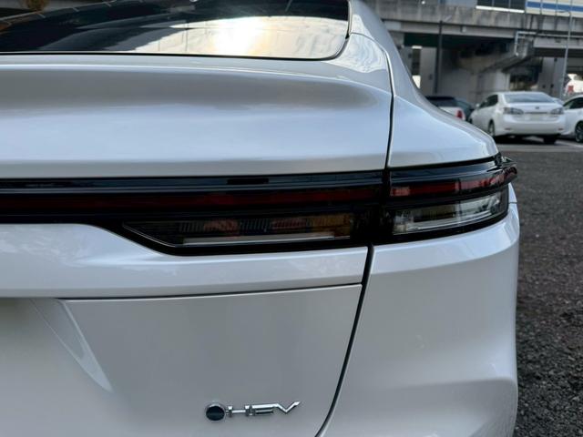 クラウン Ｚ　／ワンオーナ／アドバンスドライブ／デジタルインナーミラー／ＨＵＤ／ＢＳＭ／衝突軽減／レーダークルーズ／レーンキープ／コーナーセンサ／パワーバックドア／シートヒータ・エアコン／置くだけ充電／ＥＴＣ２．０（23枚目）