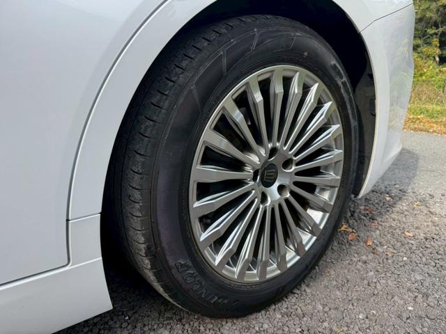 クラウン Ｚ　／ワンオーナ／アドバンスドライブ／デジタルインナーミラー／ＨＵＤ／ＢＳＭ／衝突軽減／レーダークルーズ／レーンキープ／コーナーセンサ／パワーバックドア／シートヒータ・エアコン／置くだけ充電／ＥＴＣ２．０（32枚目）