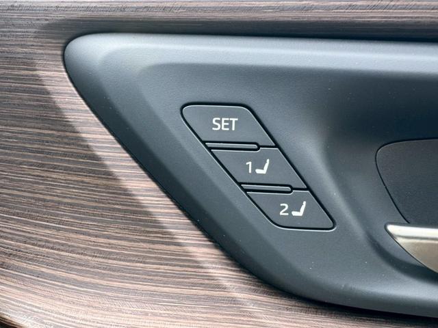 クラウン Ｚ　／ワンオーナ／アドバンスドライブ／デジタルインナーミラー／ＨＵＤ／ＢＳＭ／衝突軽減／レーダークルーズ／レーンキープ／コーナーセンサ／パワーバックドア／シートヒータ・エアコン／置くだけ充電／ＥＴＣ２．０（34枚目）