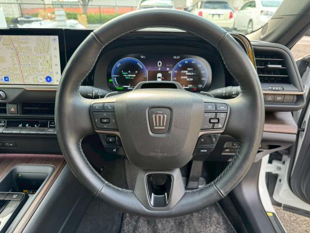 クラウン Ｚ　／ワンオーナ／アドバンスドライブ／デジタルインナーミラー／ＨＵＤ／ＢＳＭ／衝突軽減／レーダークルーズ／レーンキープ／コーナーセンサ／パワーバックドア／シートヒータ・エアコン／置くだけ充電／ＥＴＣ２．０（40枚目）