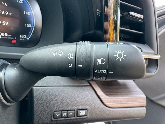 クラウン Ｚ　／ワンオーナ／アドバンスドライブ／デジタルインナーミラー／ＨＵＤ／ＢＳＭ／衝突軽減／レーダークルーズ／レーンキープ／コーナーセンサ／パワーバックドア／シートヒータ・エアコン／置くだけ充電／ＥＴＣ２．０（43枚目）