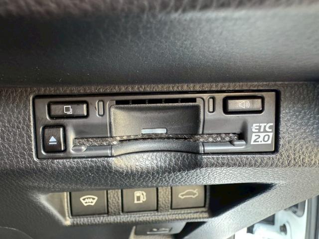 クラウン Ｚ　／ワンオーナ／アドバンスドライブ／デジタルインナーミラー／ＨＵＤ／ＢＳＭ／衝突軽減／レーダークルーズ／レーンキープ／コーナーセンサ／パワーバックドア／シートヒータ・エアコン／置くだけ充電／ＥＴＣ２．０（46枚目）