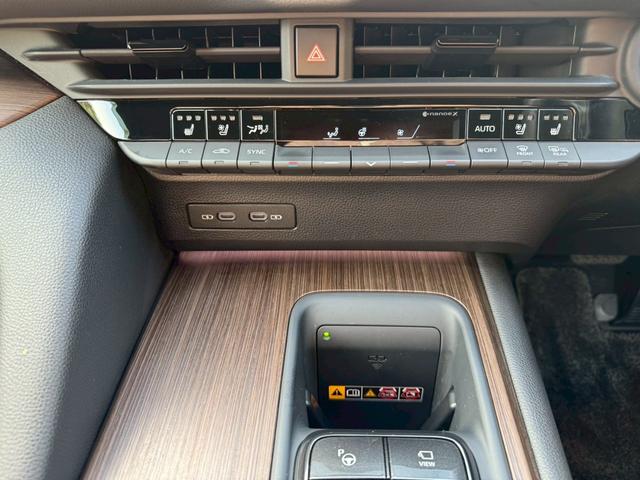 クラウン Ｚ　／ワンオーナ／アドバンスドライブ／デジタルインナーミラー／ＨＵＤ／ＢＳＭ／衝突軽減／レーダークルーズ／レーンキープ／コーナーセンサ／パワーバックドア／シートヒータ・エアコン／置くだけ充電／ＥＴＣ２．０（59枚目）