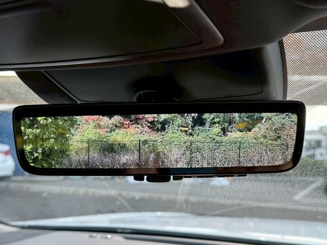 クラウン Ｚ　／ワンオーナ／アドバンスドライブ／デジタルインナーミラー／ＨＵＤ／ＢＳＭ／衝突軽減／レーダークルーズ／レーンキープ／コーナーセンサ／パワーバックドア／シートヒータ・エアコン／置くだけ充電／ＥＴＣ２．０（61枚目）