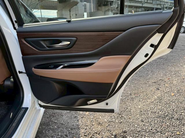 クラウン Ｚ　／ワンオーナ／アドバンスドライブ／デジタルインナーミラー／ＨＵＤ／ＢＳＭ／衝突軽減／レーダークルーズ／レーンキープ／コーナーセンサ／パワーバックドア／シートヒータ・エアコン／置くだけ充電／ＥＴＣ２．０（63枚目）