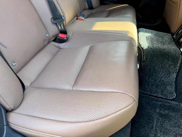 クラウン Ｚ　／ワンオーナ／アドバンスドライブ／デジタルインナーミラー／ＨＵＤ／ＢＳＭ／衝突軽減／レーダークルーズ／レーンキープ／コーナーセンサ／パワーバックドア／シートヒータ・エアコン／置くだけ充電／ＥＴＣ２．０（67枚目）