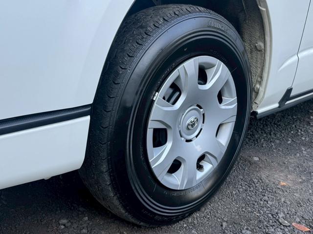 ハイエースワゴン グランドキャビン　／衝突軽減／レーンキープ／コーナーセンサ／片側パワースライドドア／プッシュスタート／ＥＴＣ／バックカメラ／Ｂｌｕｅｔｏｏｔｈ／ＵＳＢ接続／オートライト／オートマチックハイビーム／スマートキー／社外ナビ（7枚目）