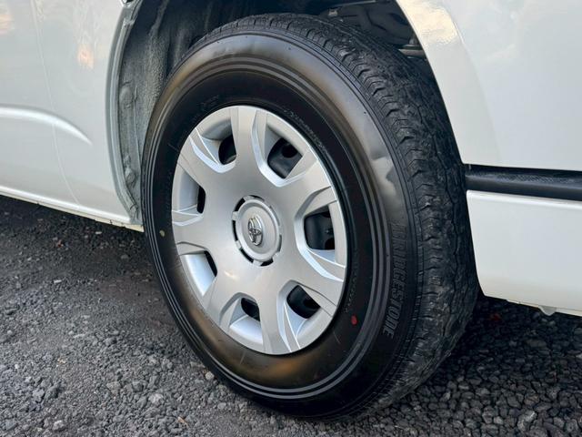 ハイエースワゴン グランドキャビン　／衝突軽減／レーンキープ／コーナーセンサ／片側パワースライドドア／プッシュスタート／ＥＴＣ／バックカメラ／Ｂｌｕｅｔｏｏｔｈ／ＵＳＢ接続／オートライト／オートマチックハイビーム／スマートキー／社外ナビ（18枚目）