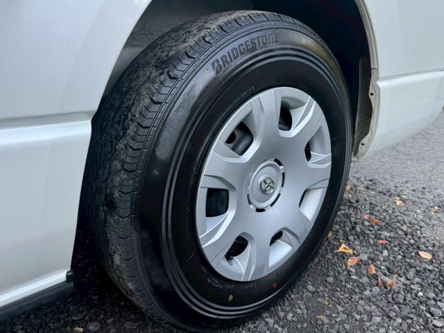 ハイエースワゴン グランドキャビン　／衝突軽減／レーンキープ／コーナーセンサ／片側パワースライドドア／プッシュスタート／ＥＴＣ／バックカメラ／Ｂｌｕｅｔｏｏｔｈ／ＵＳＢ接続／オートライト／オートマチックハイビーム／スマートキー／社外ナビ（28枚目）