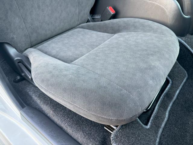 ハイエースワゴン グランドキャビン　／衝突軽減／レーンキープ／コーナーセンサ／片側パワースライドドア／プッシュスタート／ＥＴＣ／バックカメラ／Ｂｌｕｅｔｏｏｔｈ／ＵＳＢ接続／オートライト／オートマチックハイビーム／スマートキー／社外ナビ（35枚目）