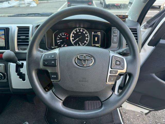 ハイエースワゴン グランドキャビン　／衝突軽減／レーンキープ／コーナーセンサ／片側パワースライドドア／プッシュスタート／ＥＴＣ／バックカメラ／Ｂｌｕｅｔｏｏｔｈ／ＵＳＢ接続／オートライト／オートマチックハイビーム／スマートキー／社外ナビ（37枚目）