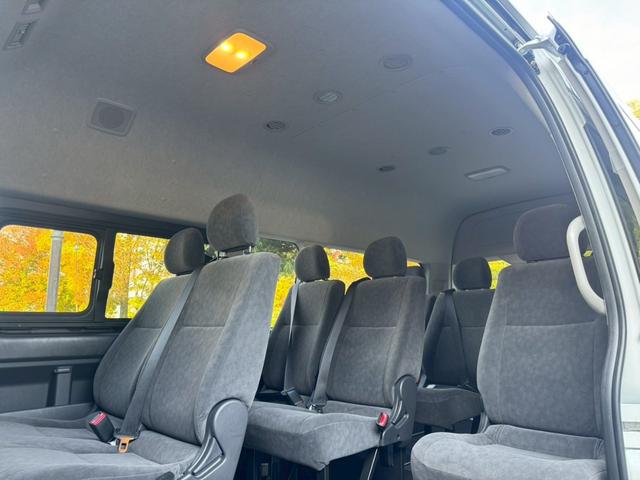 ハイエースワゴン グランドキャビン　／衝突軽減／レーンキープ／コーナーセンサ／片側パワースライドドア／プッシュスタート／ＥＴＣ／バックカメラ／Ｂｌｕｅｔｏｏｔｈ／ＵＳＢ接続／オートライト／オートマチックハイビーム／スマートキー／社外ナビ（62枚目）