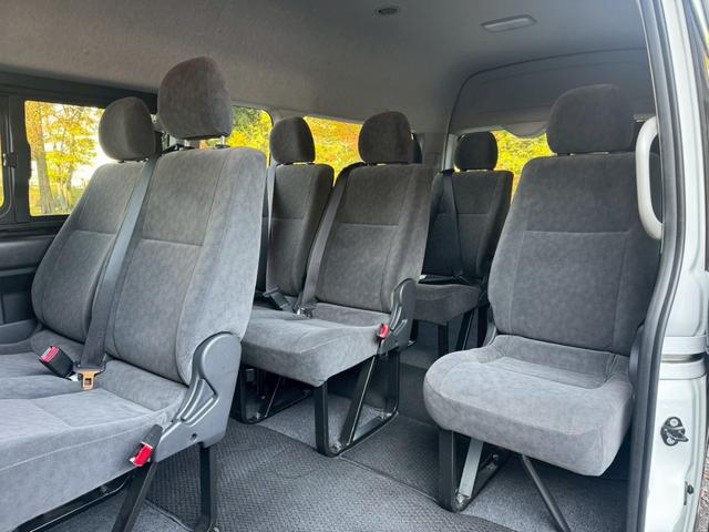 ハイエースワゴン グランドキャビン　／衝突軽減／レーンキープ／コーナーセンサ／片側パワースライドドア／プッシュスタート／ＥＴＣ／バックカメラ／Ｂｌｕｅｔｏｏｔｈ／ＵＳＢ接続／オートライト／オートマチックハイビーム／スマートキー／社外ナビ（63枚目）