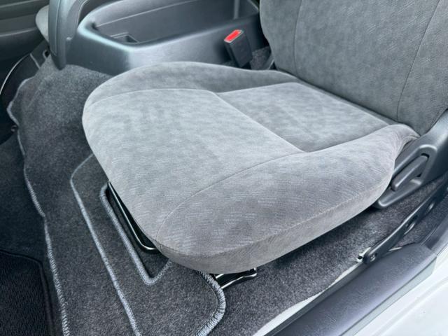 ハイエースワゴン グランドキャビン　／衝突軽減／レーンキープ／コーナーセンサ／片側パワースライドドア／プッシュスタート／ＥＴＣ／バックカメラ／Ｂｌｕｅｔｏｏｔｈ／ＵＳＢ接続／オートライト／オートマチックハイビーム／スマートキー／社外ナビ（64枚目）