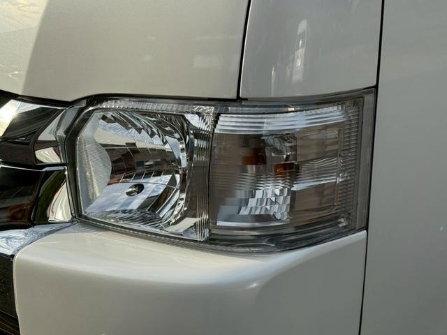 ハイエースワゴン グランドキャビン　／デジタルインナーミラー／片側パワースライドドア／衝突軽減／レーンキープ／コーナーセンサー／プッシュスタート／オートライト／オートマチックハイビーム／１００Ｖ電源／スマートキー（5枚目）