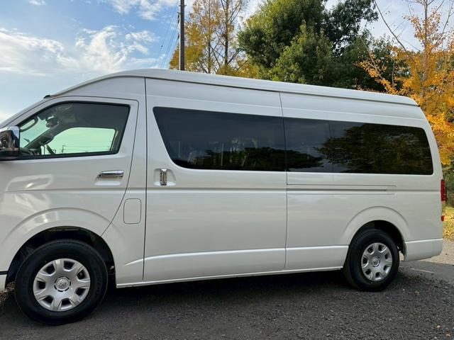 ハイエースワゴン グランドキャビン　／デジタルインナーミラー／片側パワースライドドア／衝突軽減／レーンキープ／コーナーセンサー／プッシュスタート／オートライト／オートマチックハイビーム／１００Ｖ電源／スマートキー（12枚目）