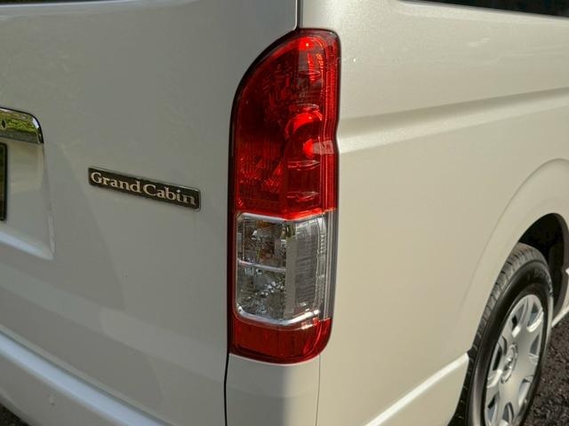 ハイエースワゴン グランドキャビン　／デジタルインナーミラー／片側パワースライドドア／衝突軽減／レーンキープ／コーナーセンサー／プッシュスタート／オートライト／オートマチックハイビーム／１００Ｖ電源／スマートキー（20枚目）