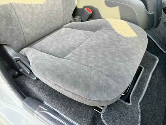 ハイエースワゴン グランドキャビン　／デジタルインナーミラー／片側パワースライドドア／衝突軽減／レーンキープ／コーナーセンサー／プッシュスタート／オートライト／オートマチックハイビーム／１００Ｖ電源／スマートキー（31枚目）