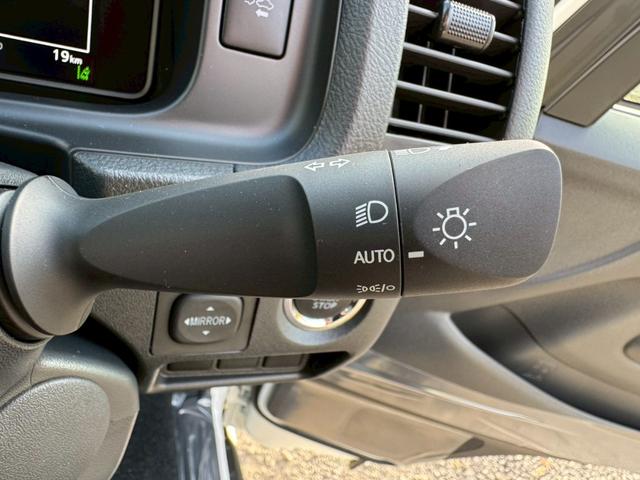 ハイエースワゴン グランドキャビン　／デジタルインナーミラー／片側パワースライドドア／衝突軽減／レーンキープ／コーナーセンサー／プッシュスタート／オートライト／オートマチックハイビーム／１００Ｖ電源／スマートキー（42枚目）