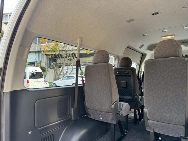 ハイエースワゴン グランドキャビン　／デジタルインナーミラー／片側パワースライドドア／衝突軽減／レーンキープ／コーナーセンサー／プッシュスタート／オートライト／オートマチックハイビーム／１００Ｖ電源／スマートキー（53枚目）