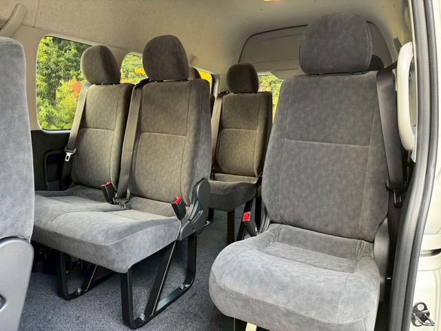 ハイエースワゴン グランドキャビン　／デジタルインナーミラー／片側パワースライドドア／衝突軽減／レーンキープ／コーナーセンサー／プッシュスタート／オートライト／オートマチックハイビーム／１００Ｖ電源／スマートキー（55枚目）