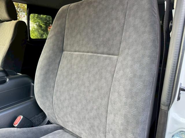 ハイエースワゴン グランドキャビン　／デジタルインナーミラー／片側パワースライドドア／衝突軽減／レーンキープ／コーナーセンサー／プッシュスタート／オートライト／オートマチックハイビーム／１００Ｖ電源／スマートキー（64枚目）