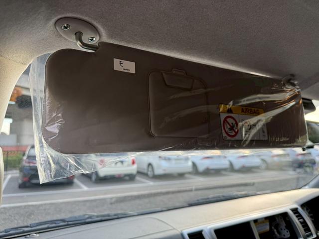 ハイエースワゴン グランドキャビン　／デジタルインナーミラー／片側パワースライドドア／衝突軽減／レーンキープ／コーナーセンサー／プッシュスタート／オートライト／オートマチックハイビーム／１００Ｖ電源／スマートキー（68枚目）