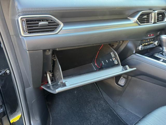 ＣＸ－８ ＸＤ　スマートエディション　／ＡＬＰＩＮＥフリップダウンモニター／クルーズコントロール／レーンキープ／コーナーセンサ／全周囲カメラ／パワーバックドア／電動格納ミラー／オートライト／アイドリングストップ／ＥＴＣ／Ｂｌｕｅｔｏｏｔｈ（77枚目）