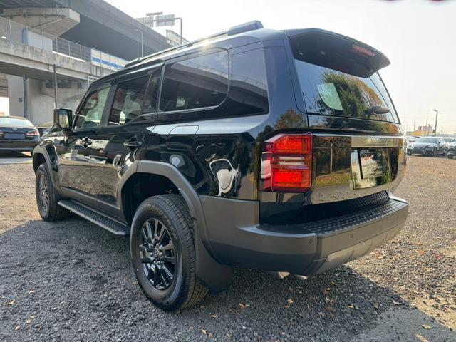 ランドクルーザー２５０ ＶＸ　／サンルーフ／トヨタチームメイト／デジタルインナーミラー／衝突軽減／レーダークルーズ／レーンキープ／コーナーセンサ／シートヒータ・エアコン／ルーフレール／パワーバックドア／電動格納ミラー／ＥＴＣ２．０（29枚目）