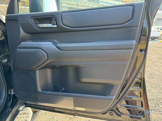 ランドクルーザー２５０ ＶＸ　／サンルーフ／トヨタチームメイト／デジタルインナーミラー／衝突軽減／レーダークルーズ／レーンキープ／コーナーセンサ／シートヒータ・エアコン／ルーフレール／パワーバックドア／電動格納ミラー／ＥＴＣ２．０（33枚目）