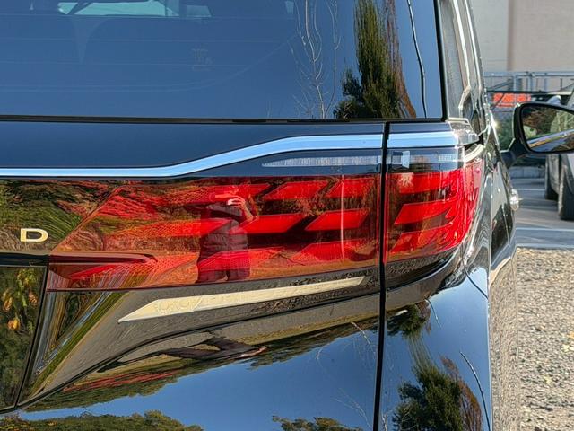 アルファード Z/ ワンオーナ/フリップダウンモニタ/左右独立ムーンルーフ/デジタルインナーミラー/BSM/衝突軽減/レーダークルーズ/コーナーセンサ/両側パワースライドドア/全周囲カメラ/ディスプレイオーディオ/ETC(22枚目)