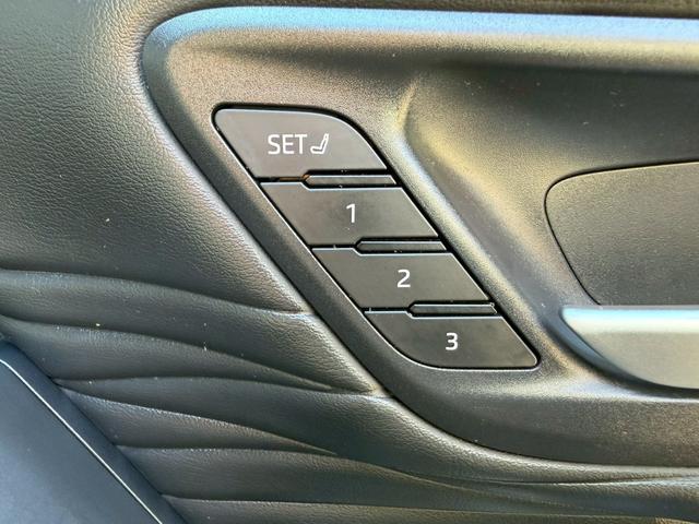 アルファード Z/ ワンオーナ/フリップダウンモニタ/左右独立ムーンルーフ/デジタルインナーミラー/BSM/衝突軽減/レーダークルーズ/コーナーセンサ/両側パワースライドドア/全周囲カメラ/ディスプレイオーディオ/ETC(35枚目)