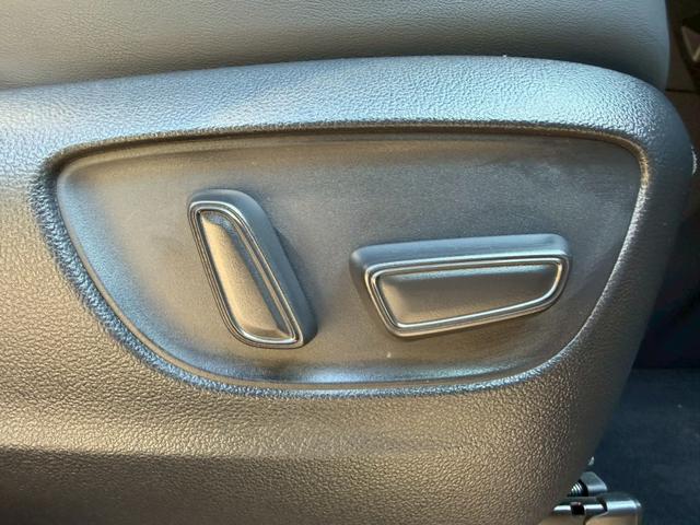 アルファード Z/ ワンオーナ/フリップダウンモニタ/左右独立ムーンルーフ/デジタルインナーミラー/BSM/衝突軽減/レーダークルーズ/コーナーセンサ/両側パワースライドドア/全周囲カメラ/ディスプレイオーディオ/ETC(37枚目)