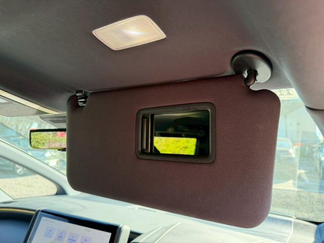 アルファード Z/ ワンオーナ/フリップダウンモニタ/左右独立ムーンルーフ/デジタルインナーミラー/BSM/衝突軽減/レーダークルーズ/コーナーセンサ/両側パワースライドドア/全周囲カメラ/ディスプレイオーディオ/ETC(58枚目)