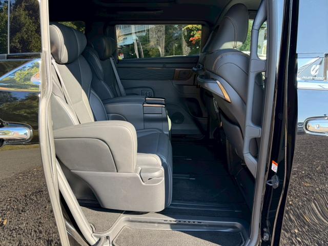 アルファード Z/ ワンオーナ/フリップダウンモニタ/左右独立ムーンルーフ/デジタルインナーミラー/BSM/衝突軽減/レーダークルーズ/コーナーセンサ/両側パワースライドドア/全周囲カメラ/ディスプレイオーディオ/ETC(59枚目)