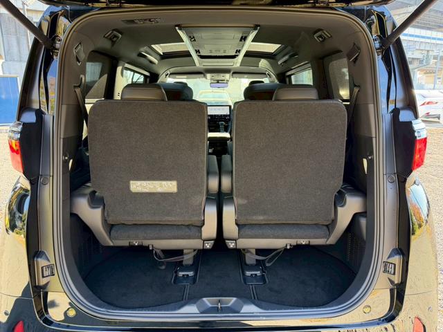 アルファード Z/ ワンオーナ/フリップダウンモニタ/左右独立ムーンルーフ/デジタルインナーミラー/BSM/衝突軽減/レーダークルーズ/コーナーセンサ/両側パワースライドドア/全周囲カメラ/ディスプレイオーディオ/ETC(69枚目)