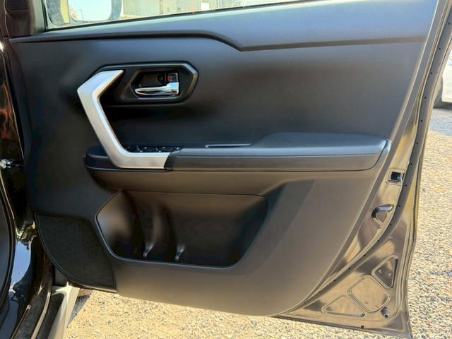 ライズ Z /カロッツェリアナビ/衝突軽減/レーダークルーズ/コーナーセンサー/シートヒーター/アイドリングストップ/電動格納ミラー/オートライト/ETC/バックカメラ/Bluetooth/TV/USB接続(31枚目)