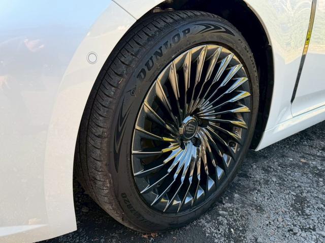 クラウン Ｚ　／パノラマルーフ／デジタルインナーミラー／アドバンスドライブ／ＨＵＤ／ＢＳＭ／衝突軽減／レーダークルーズ／レーンキープ／コーナーセンサー／全周囲カメラ／シートヒータ・エアコン／パワーバックドア／ＥＴＣ（8枚目）