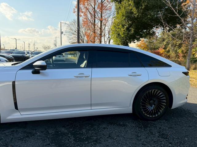 クラウン Ｚ　／パノラマルーフ／デジタルインナーミラー／アドバンスドライブ／ＨＵＤ／ＢＳＭ／衝突軽減／レーダークルーズ／レーンキープ／コーナーセンサー／全周囲カメラ／シートヒータ・エアコン／パワーバックドア／ＥＴＣ（11枚目）