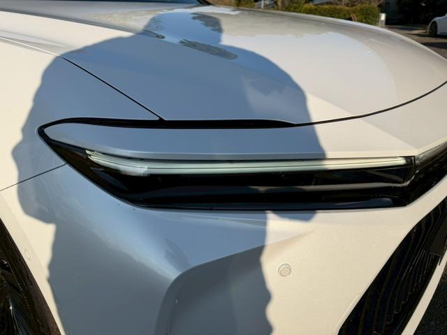 クラウン Ｚ　／パノラマルーフ／デジタルインナーミラー／アドバンスドライブ／ＨＵＤ／ＢＳＭ／衝突軽減／レーダークルーズ／レーンキープ／コーナーセンサー／全周囲カメラ／シートヒータ・エアコン／パワーバックドア／ＥＴＣ（15枚目）