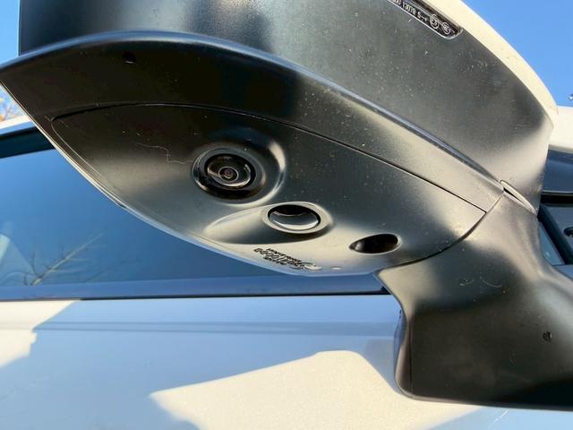 クラウン Ｚ　／パノラマルーフ／デジタルインナーミラー／アドバンスドライブ／ＨＵＤ／ＢＳＭ／衝突軽減／レーダークルーズ／レーンキープ／コーナーセンサー／全周囲カメラ／シートヒータ・エアコン／パワーバックドア／ＥＴＣ（16枚目）